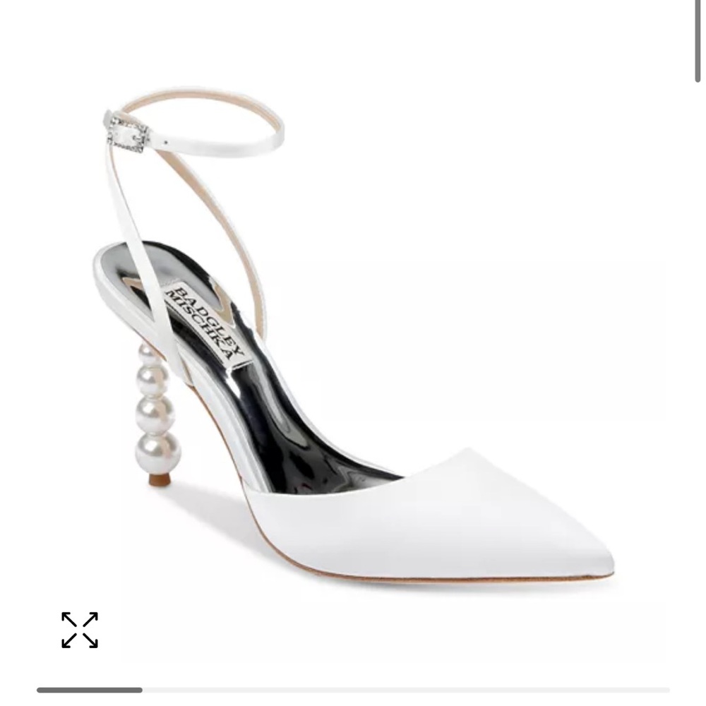 Badgley Mischka Pearl Heels